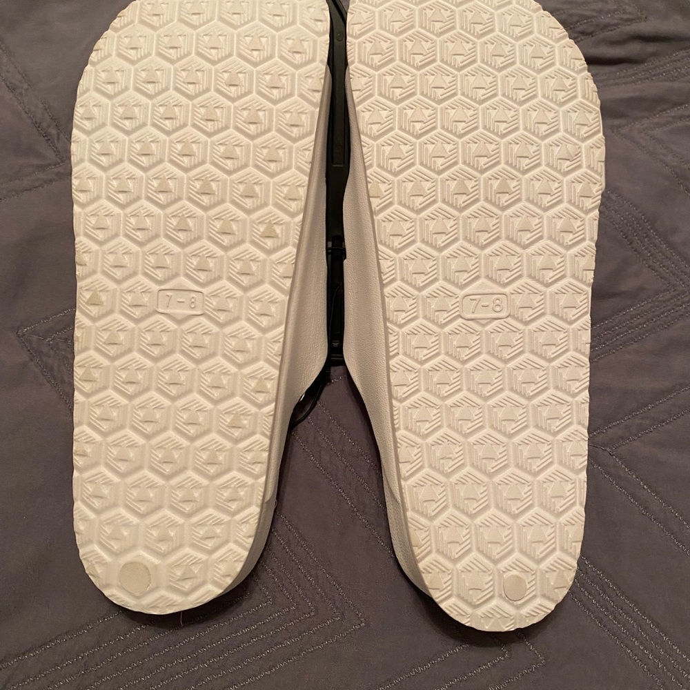 White slides - Picture 3 of 6